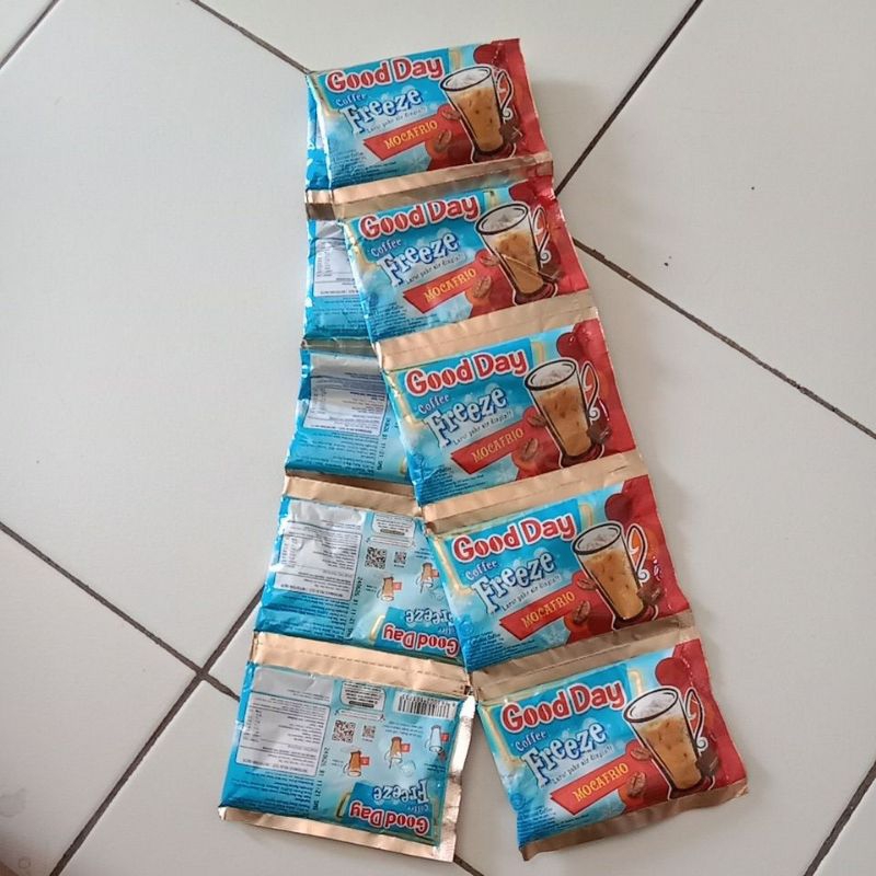 

good day freeze 1 renceng (10saset)