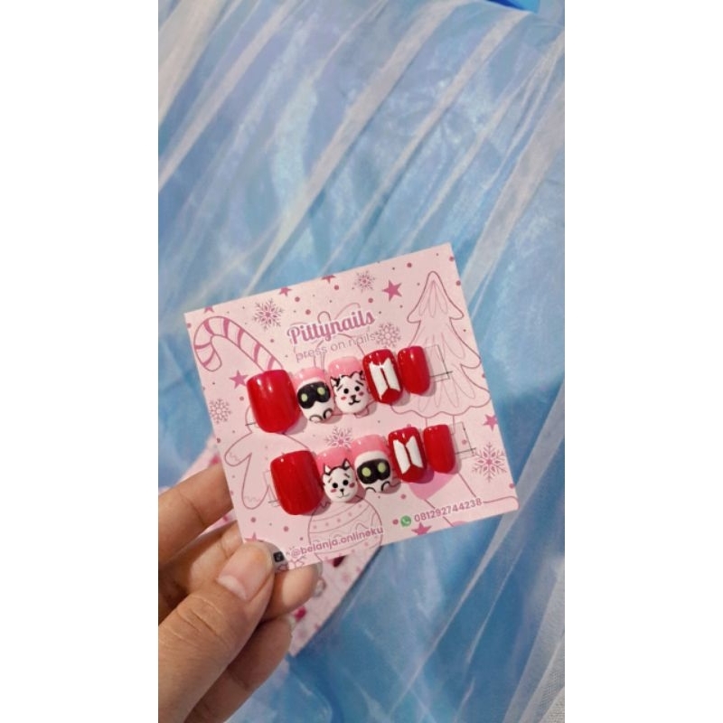press on nails BTS