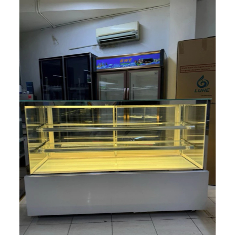 Chiller cake showcase display ukuran 180 cm/cake showcase/cake display