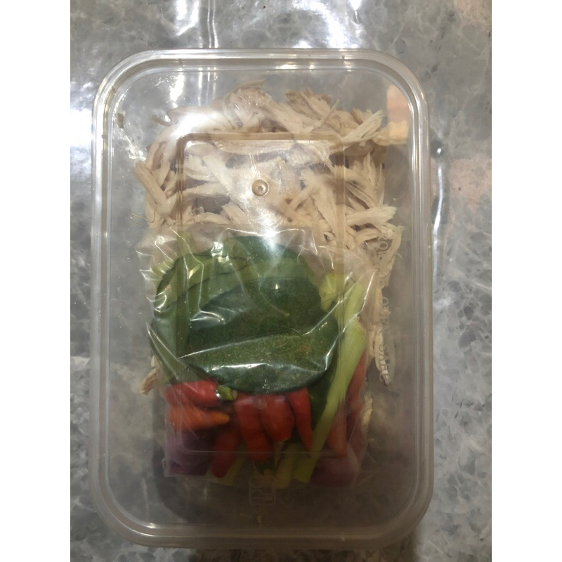 

ayam suwir sambal matah