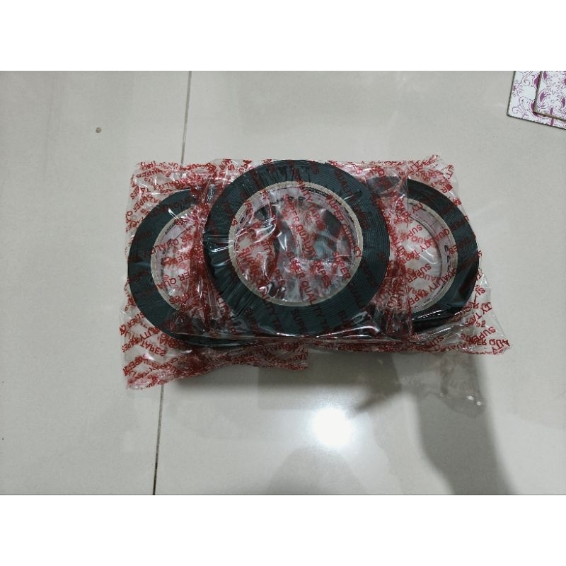 

Double tape hijau merk Cam tape