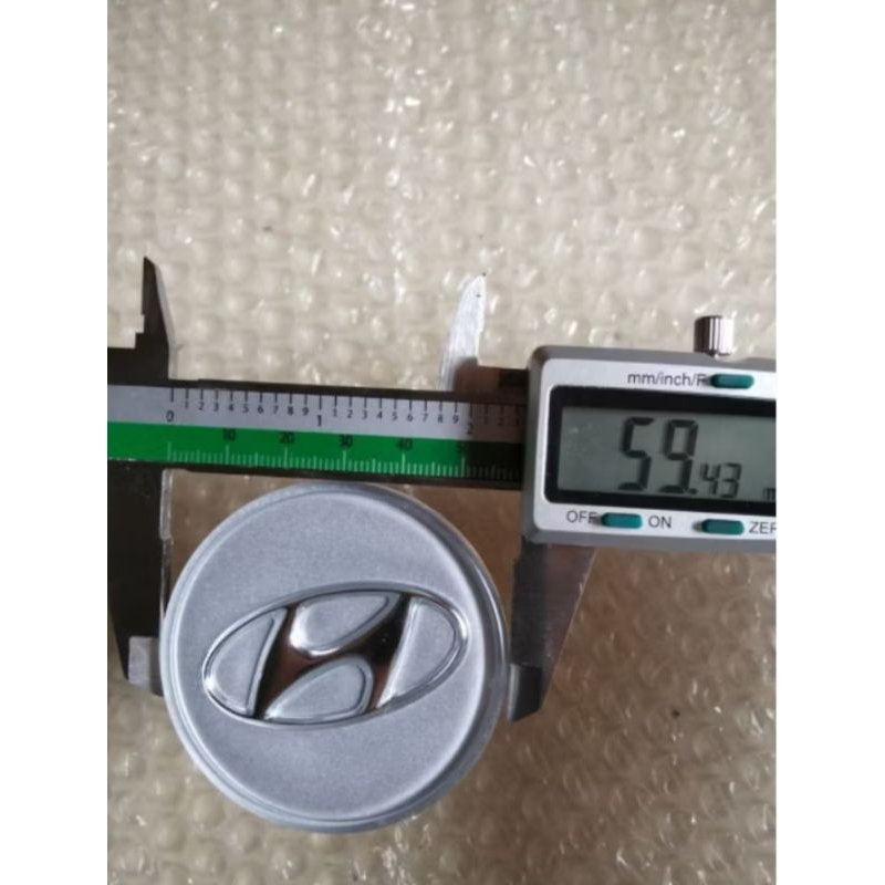 dop velg hyundai diameter 6cm original