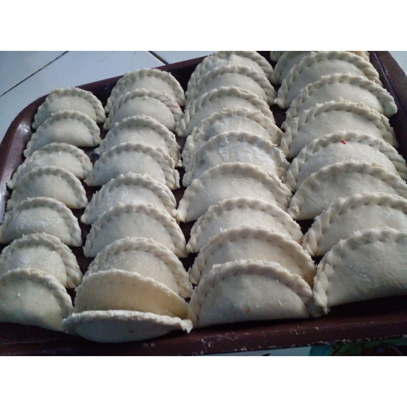 

Cireng isi ayam suwir