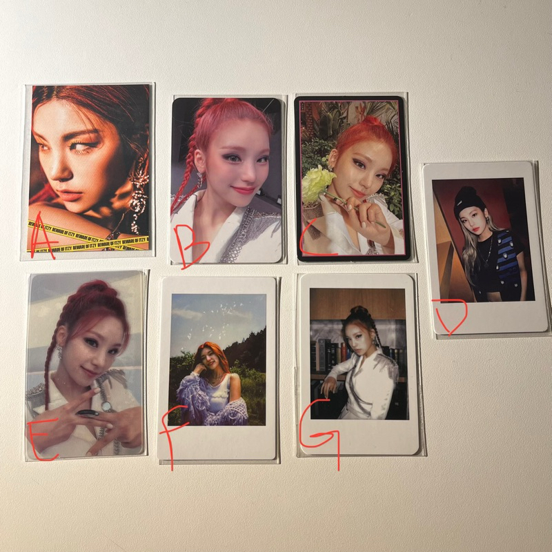 ITZY YEJI OFFICIAL PHOTOCARD