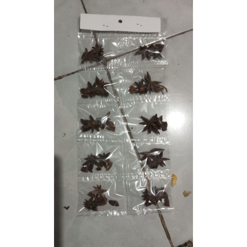 

Bumbu Rempah-rempah kapulogo kemiri merica tumbar selasih jinten dan bunga lawang/pekak