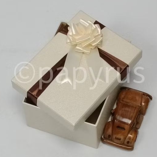 

PAPYRUS 15x20 Tinggi 10cm Kotak Kado Gift Box V3