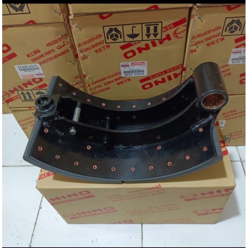 BRAKE SHOE ASSY 47430-5370 SEPATU KAMPAS REM BELAKANG HINO FM260TI