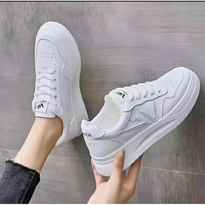 Sepatu Sneakers Wanita Full Putih sepatu sneakers putih polos korean style