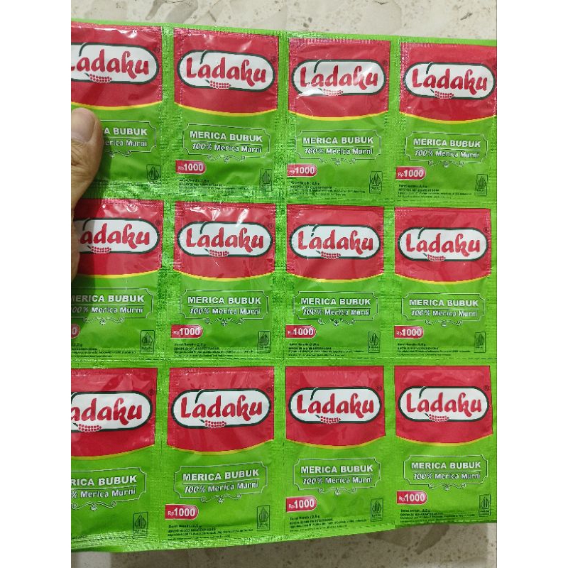 

Ladaku Merica Bubuk Kemasan 1 Renceng isi 12 Sachet