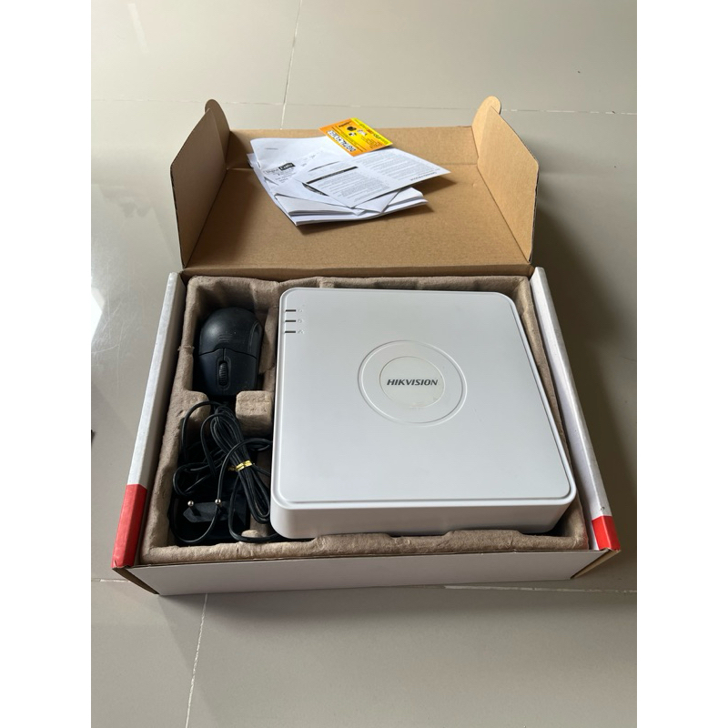 DVR HIKVISION DS-7100 series 4 channel