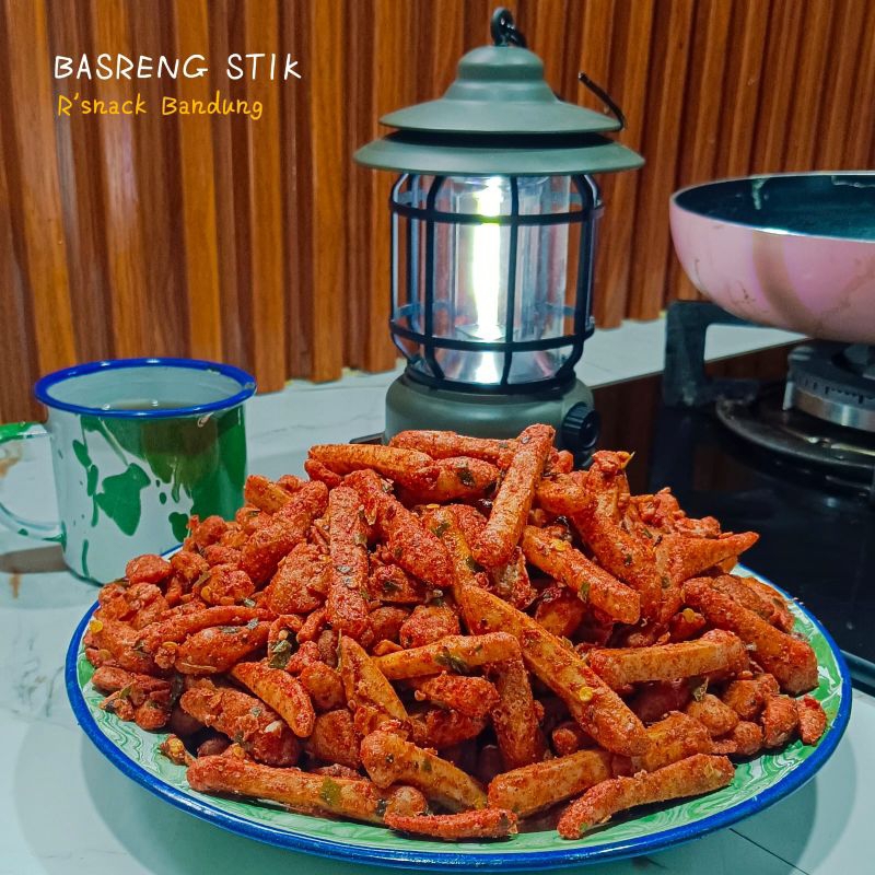 

500gr-Basreng pedas daun jeruk stik.