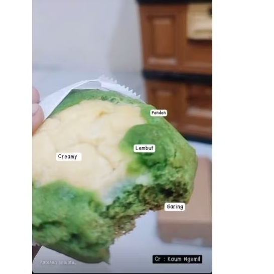 

Soft Cookies Pandan Cream Cheese