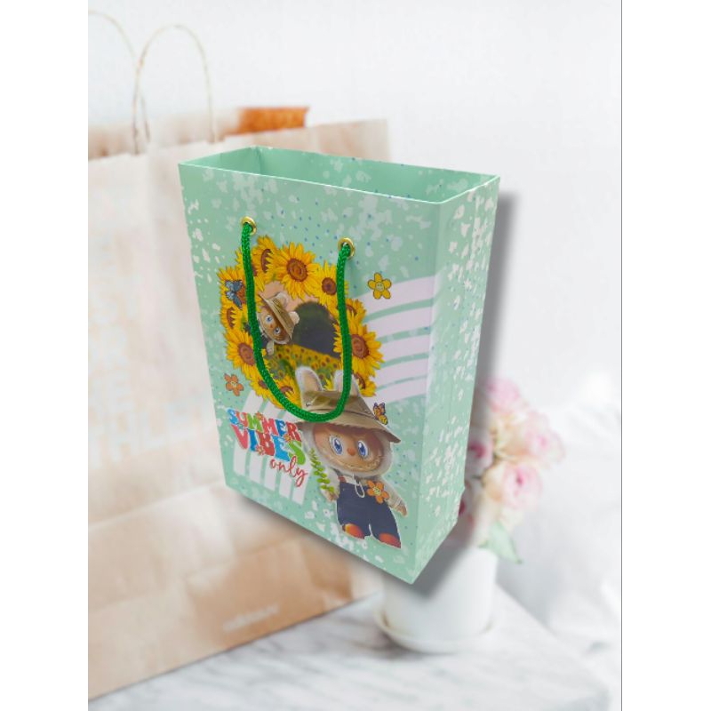 

Paper Bag A Motive Labubu