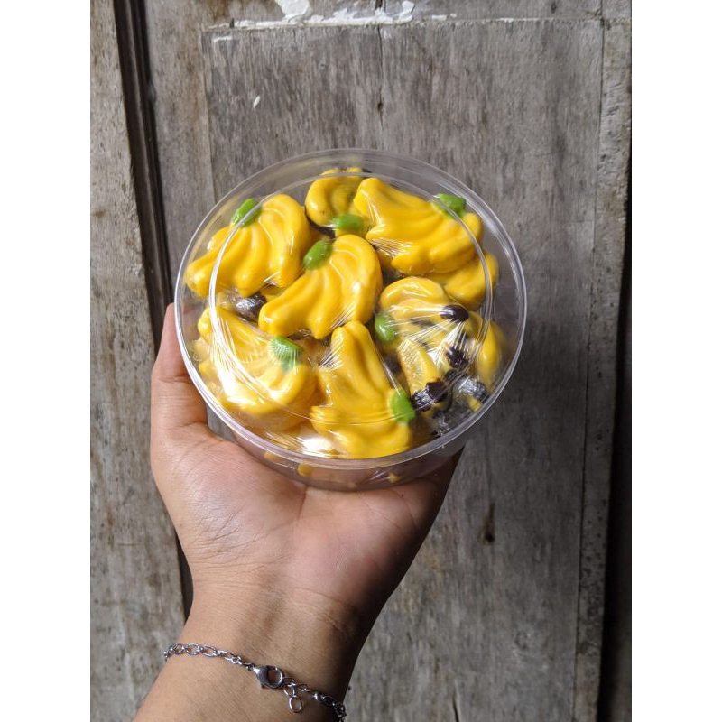 

Coklat karakter bentuk pisang