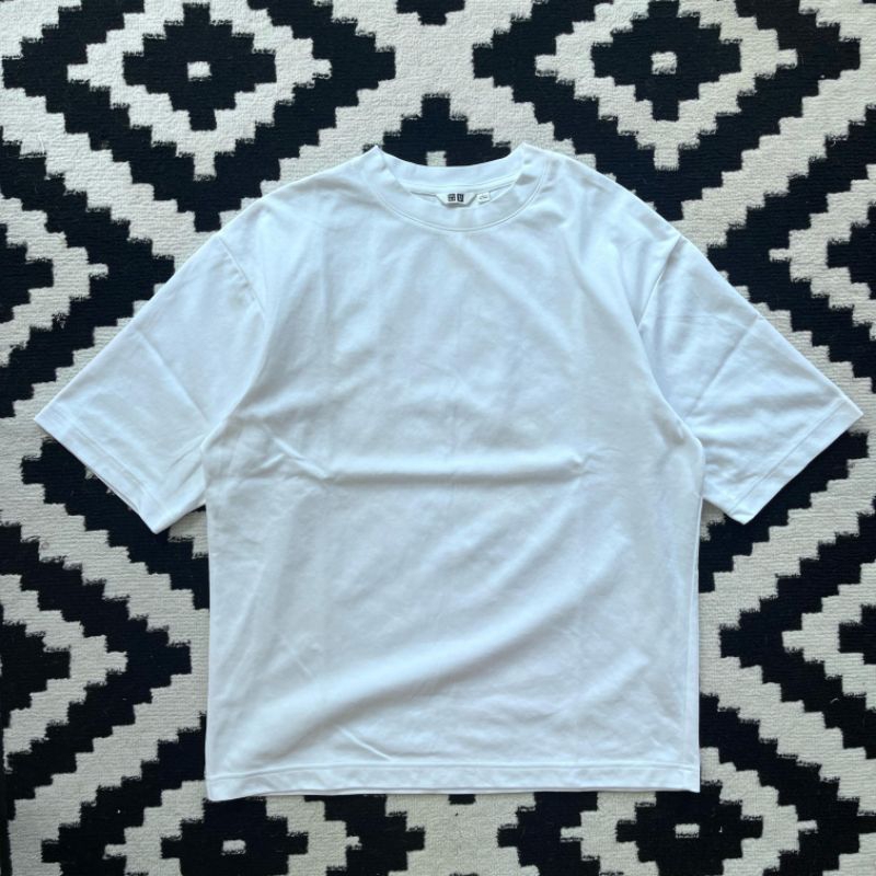 tshirt uniqlo airism second like new