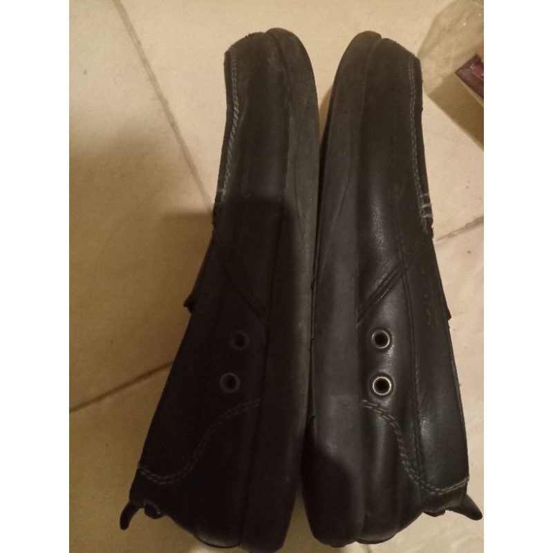 sepatu kulit ori merk crocs size 42 no minus 90%batu