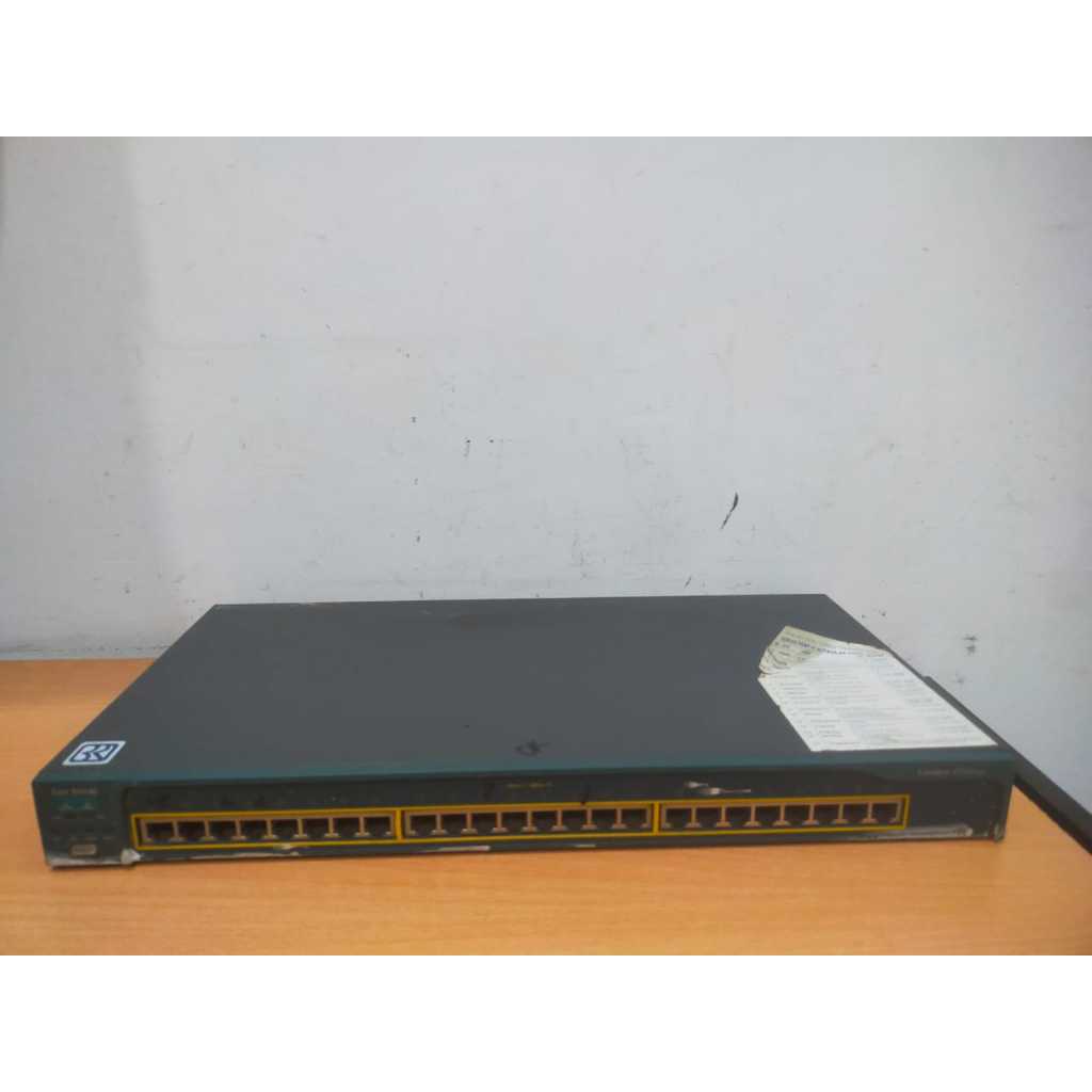 Cisco Catalyst 2950-24 - 24 port switch