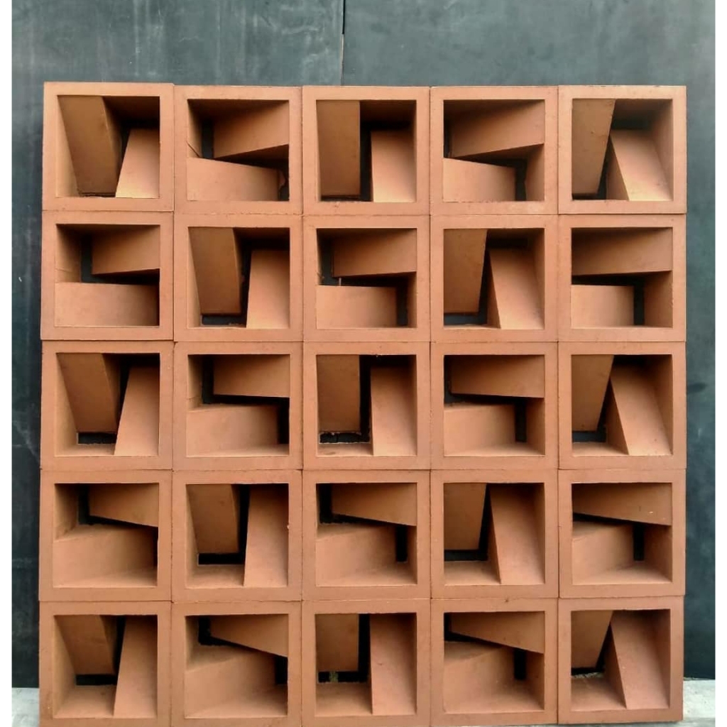 Roster Beton Terracota / Roster Beton Merah Motif Z