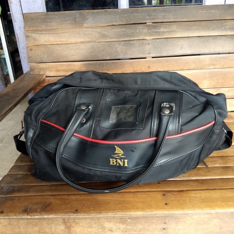 TAS BNI BESAR TAS HAJI JADUL bisa muat banyak buat bepergian/bawa barang
