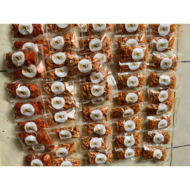 

Basreng ,sosreng,makaroni pedas 10 ribu dapat 3 bungkus