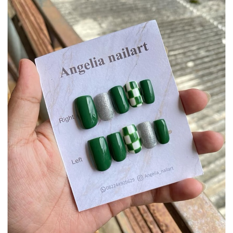 Nailart kuku palsu motif catur hijau