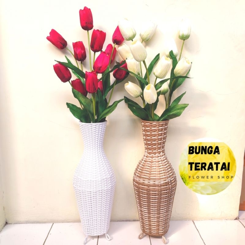 BUNGA TULIP  PLASTIK IMITASI HIAS DEKORASI ARTIFICIAL POT ROTAN SUDUT