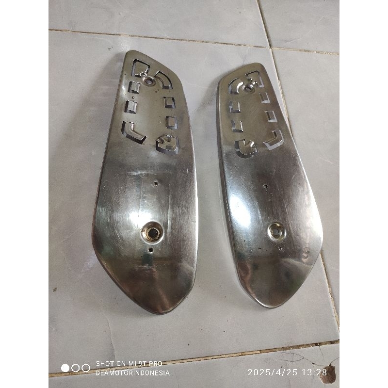 cover tangki / pelindung tangki / tutup samping tangki Yamaha L2 super original