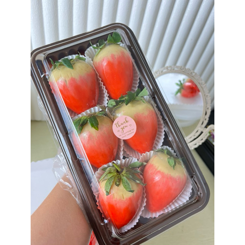 

LUKCUP (HALAL) MEGALODON ISI STROBERRY