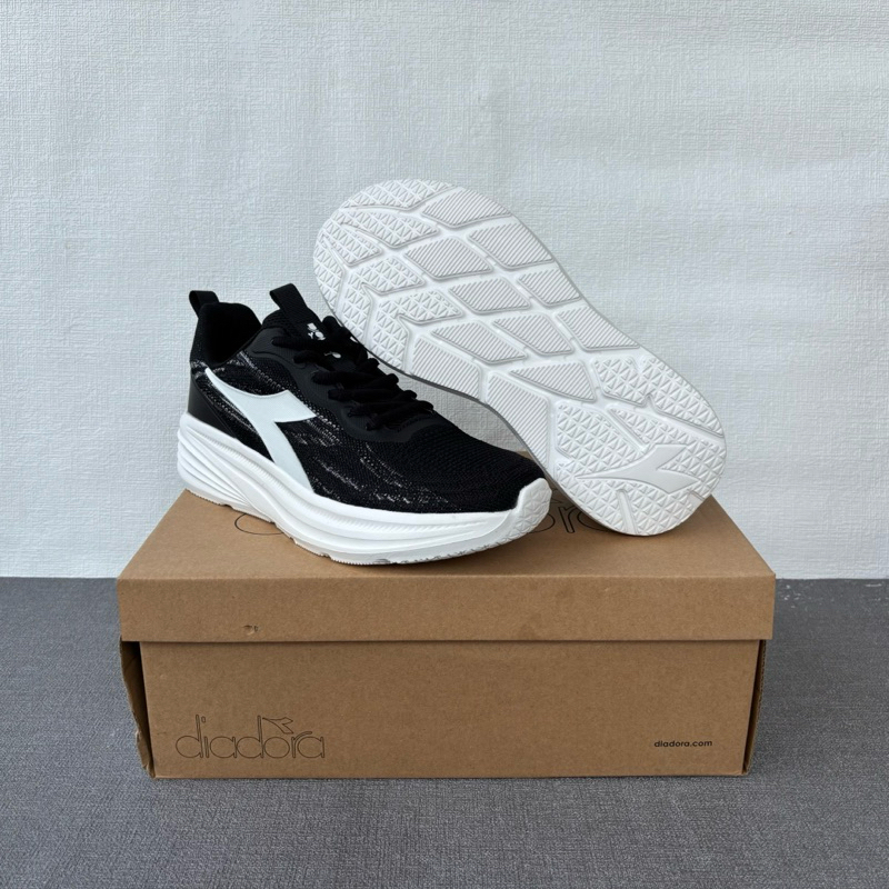 Sepatu DIADORA KIRTON Original Sports Station