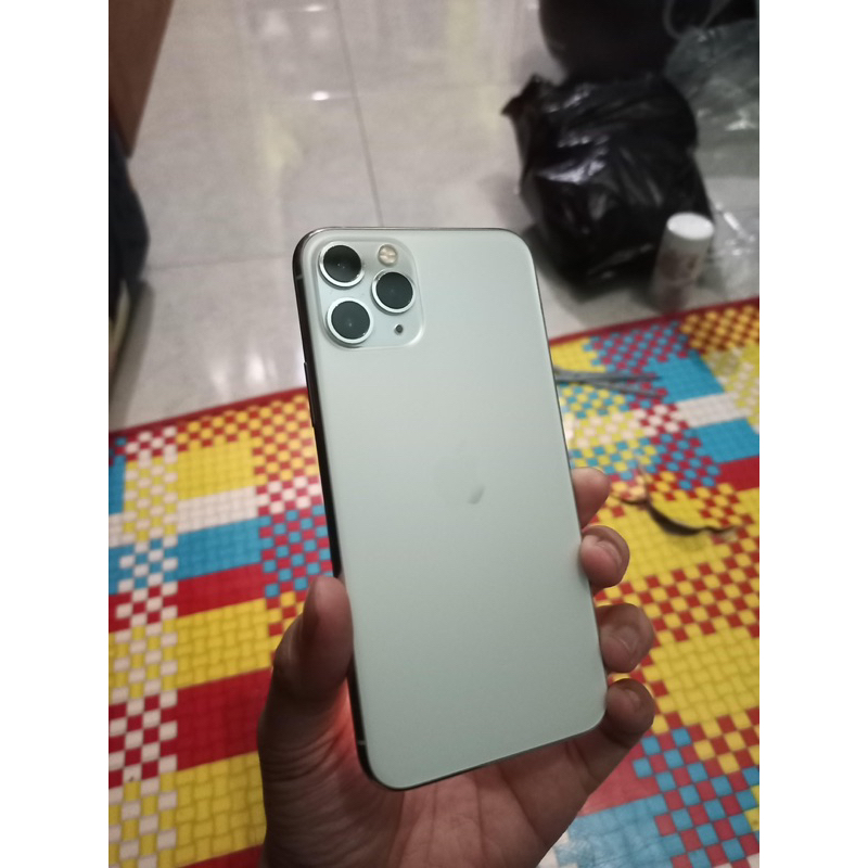 iphone 11 pro- second