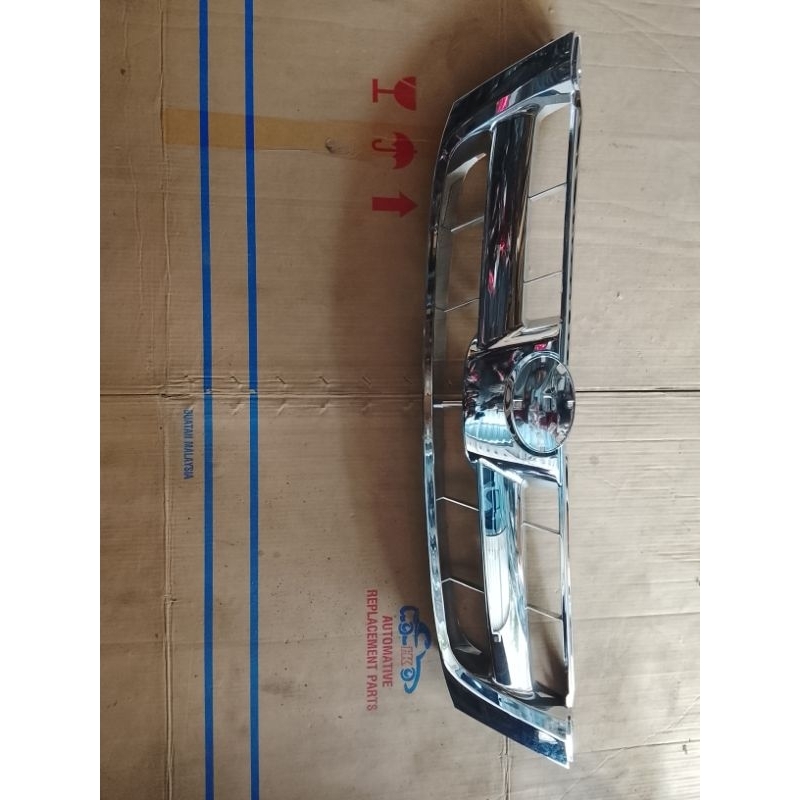 grill Innova tahun 2004-2007