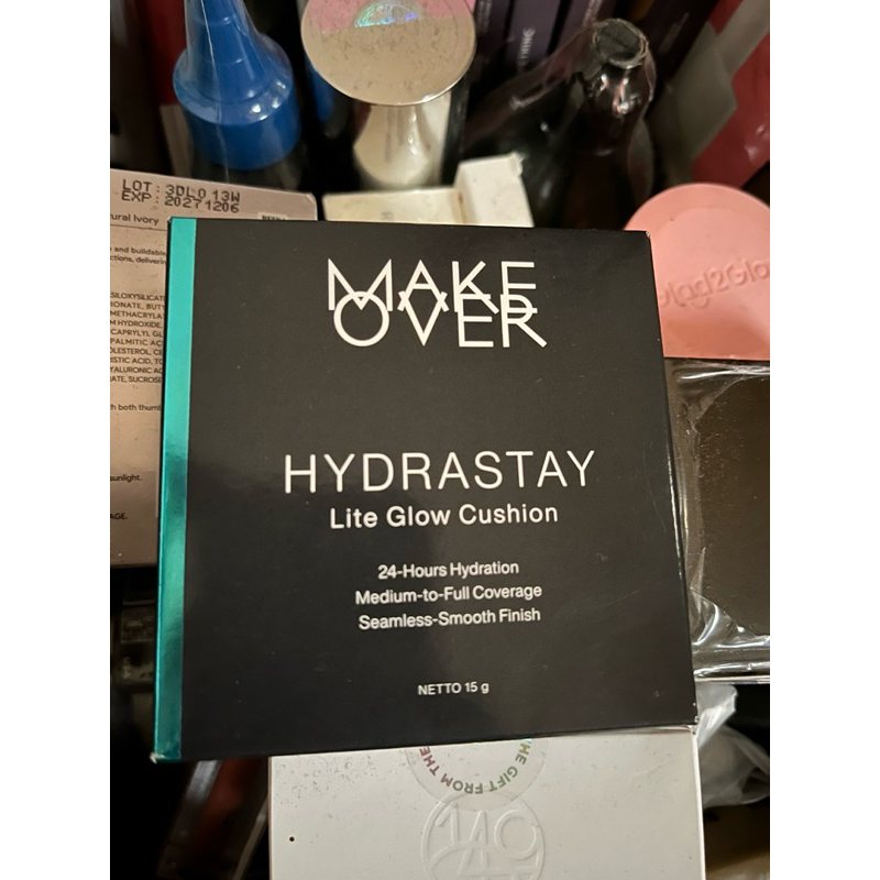 MAKE OVER Hydrastay Lite Glow Cushion 15 g - Cushion atau Foundation Compact untuk Dry Skin atau Kul