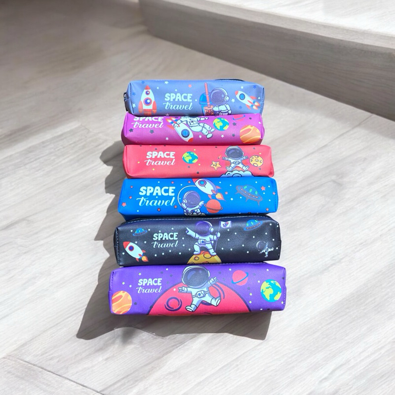 

Tempat Pensil Karakter Kotak Pensil Zipper Tepak Mini Astronot