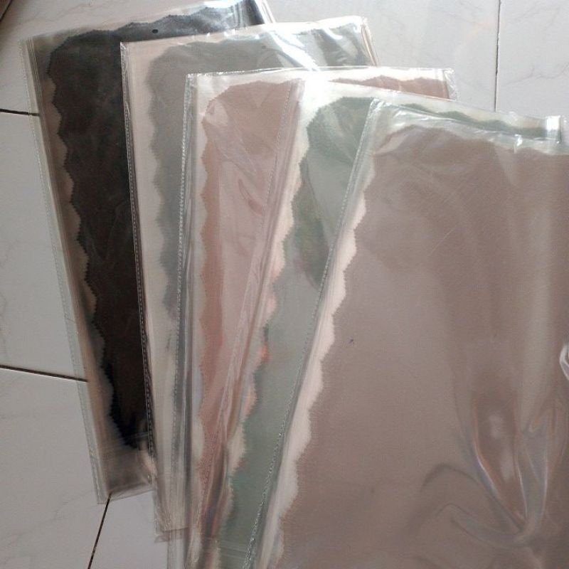 

Cellophane Motif Renda Bening/ 5 lembar