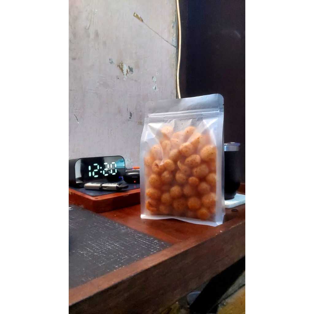 

Endog lewo ( emplod ) balado, cemilan khas garut