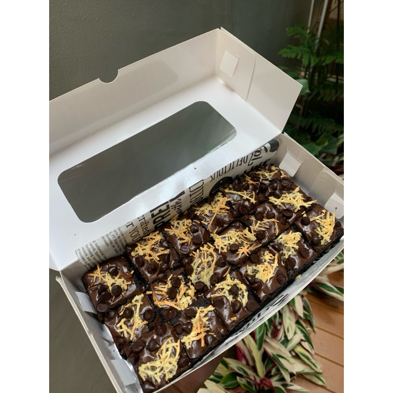 

Brownies ukuran 20 x 10 18 potong