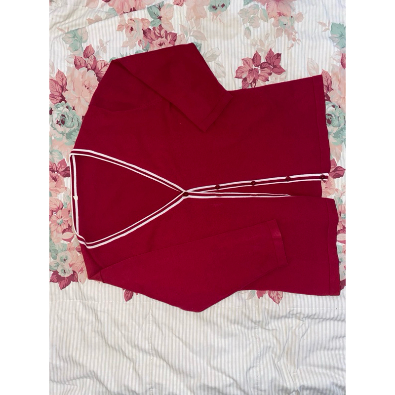 cardigan merah