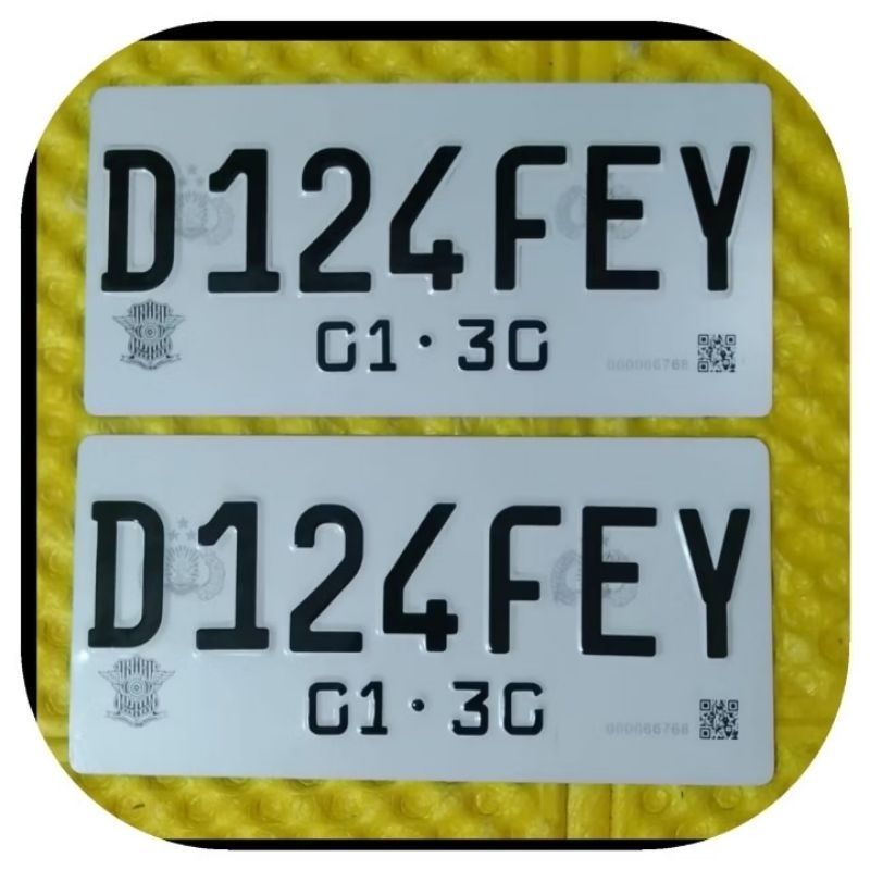 PLAT MOBIL JDM REFLEKTIF BARCODE QR FONT TERBARU WARNA PUTIH SEPASANG