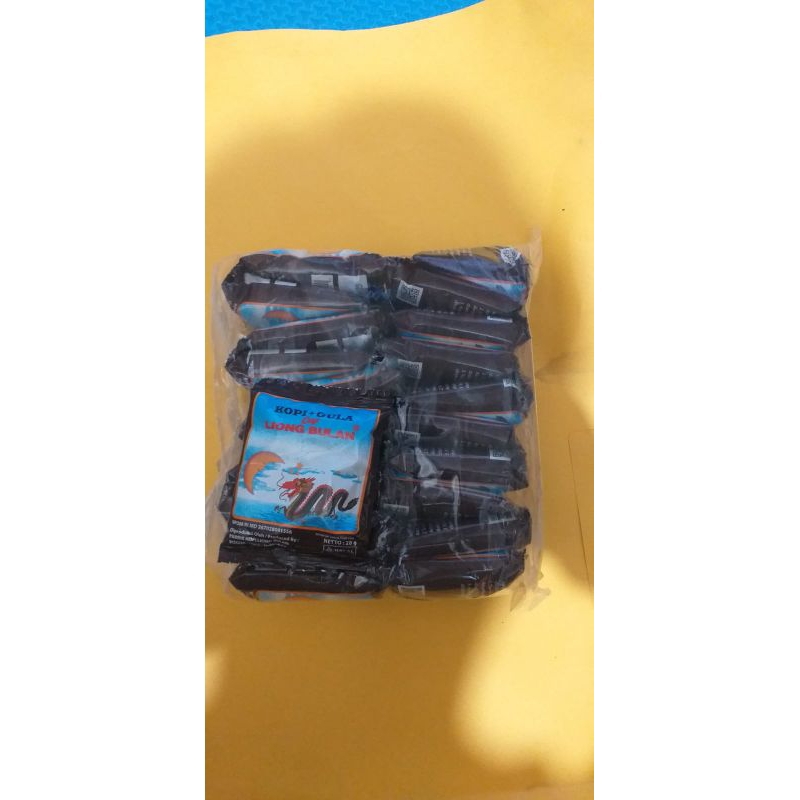 

kopi liong bulan + gula isi 1 renceng