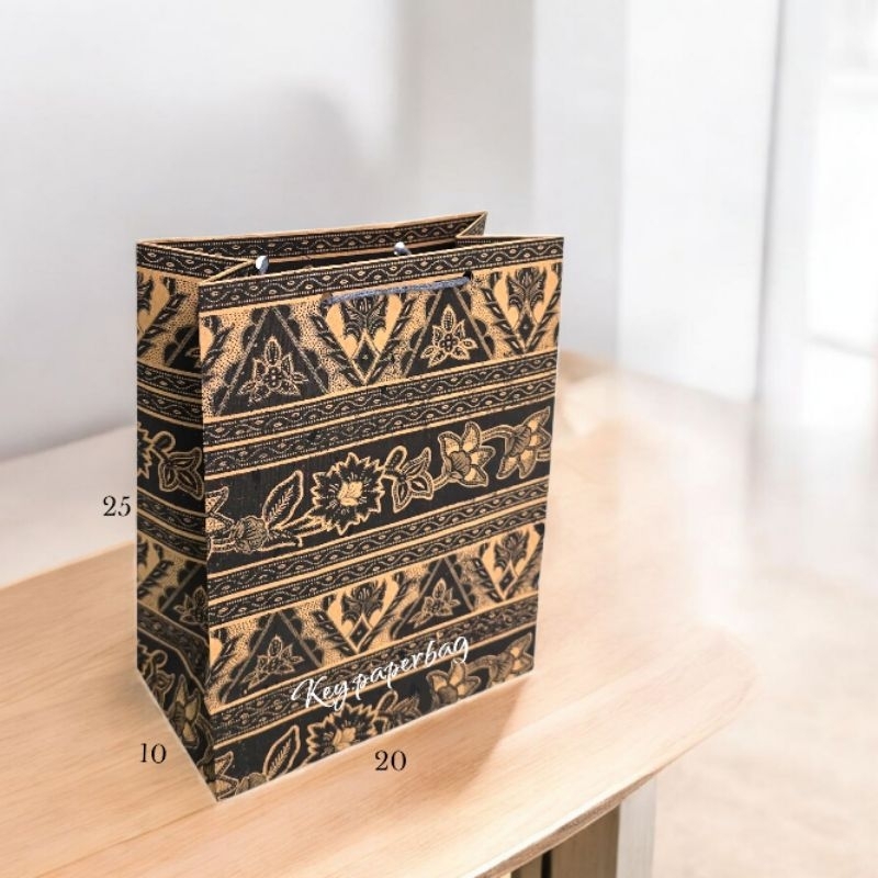 

Paper Bag Motif Uk 20x11x25 / Tas Kertas Batik Murah