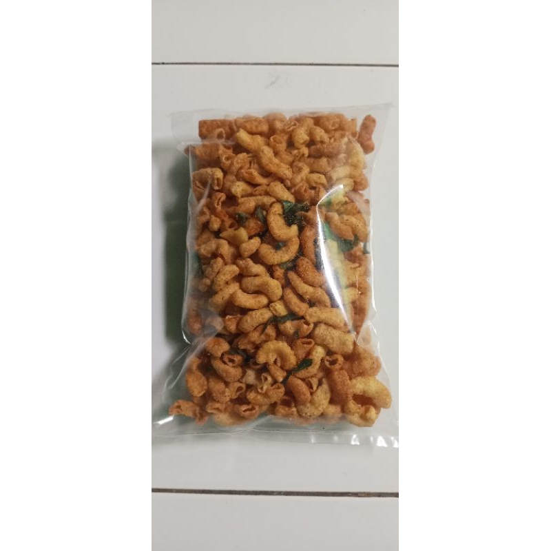 

makaroni pedas daun jeruk/makronku