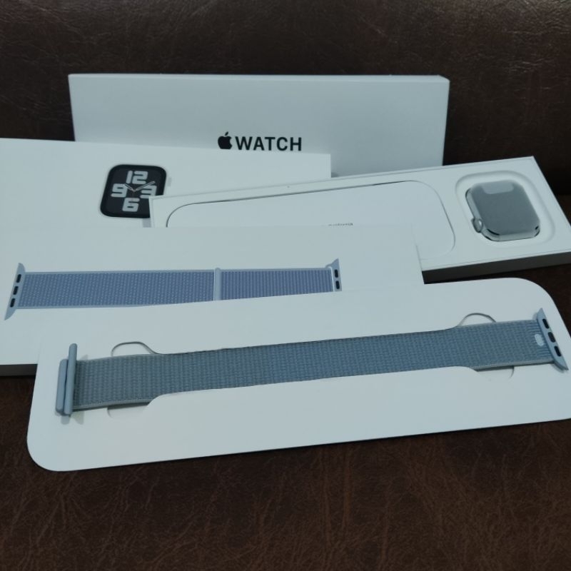 Preloved Apple Watch SE (Gen 2) 40mm Silver AI Blue Cloud SL GPS