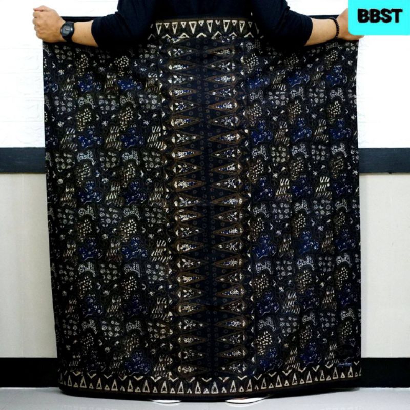 SARUNG BATIK SEMI TULIS SARUNG BATIK EXLUSIV SARUNG BATIK GUS IQDAM SARUNG BATIK GUS KAUTSAR BAHAN K