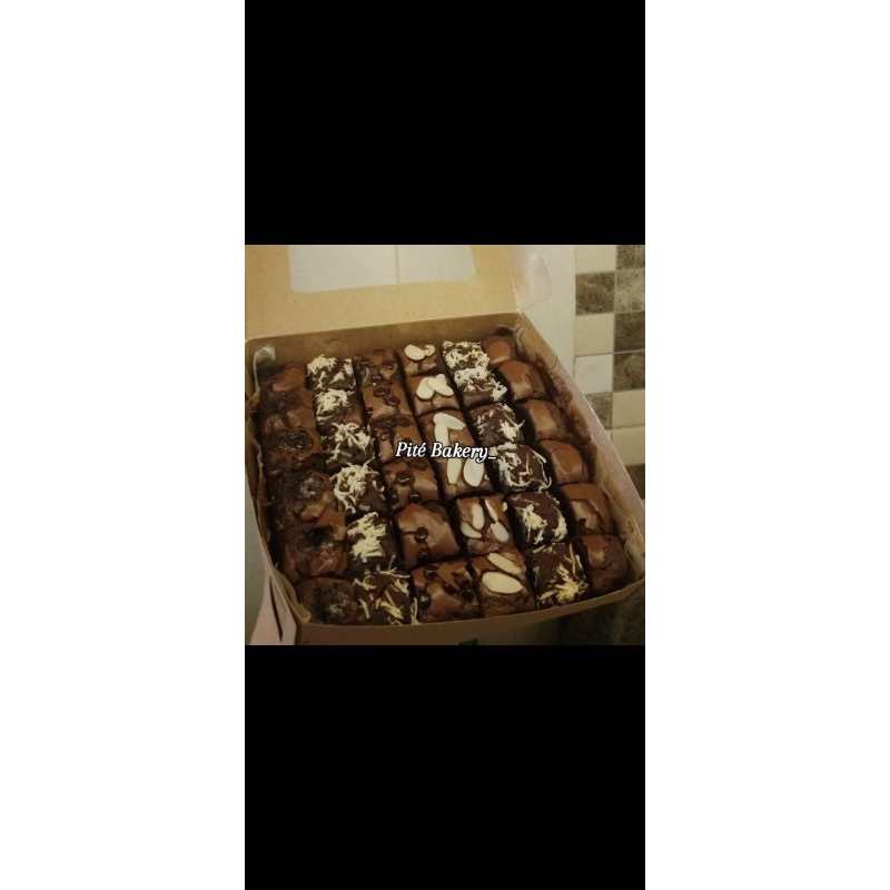 

fudgy brownies big box pite