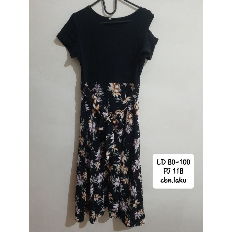 Dress Korea Hitam Motif Bunga Tangan Vaksin