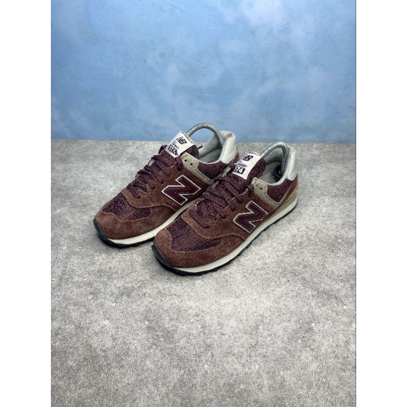 Sepatu Bekas NB 574