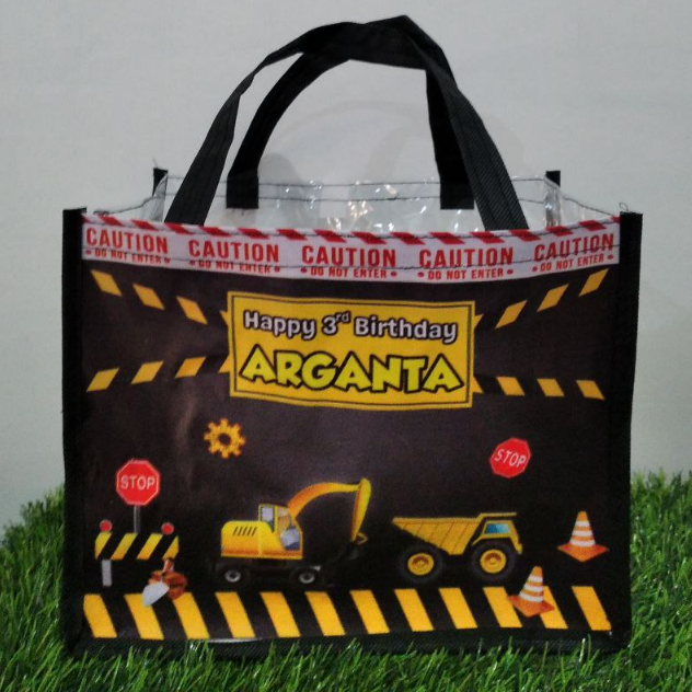 

Tas Ultah / Goodiebag Ultah Uk. 30 x 14 x 30 / Tas Souvenir Ulang Tahun