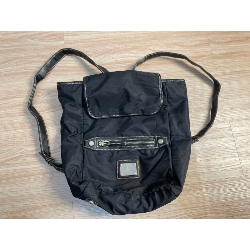 tas wanita merk Calvin klein