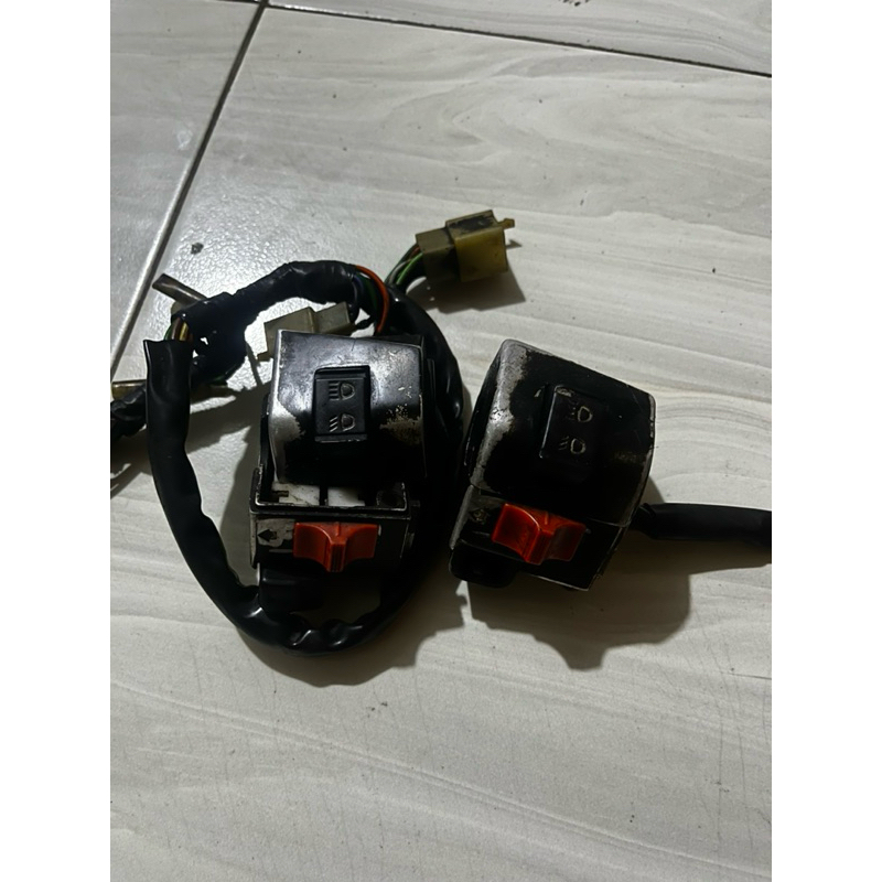 saklar holder kiri astrea grand astrea legenda copotan original kondisi bahan