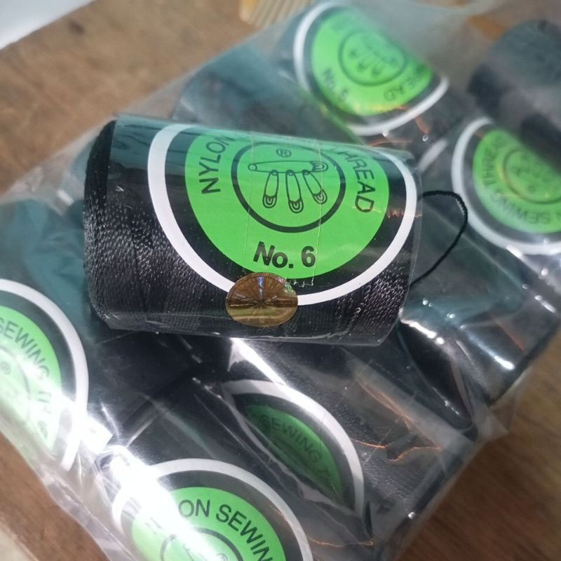 1PCS BENANG JAHIT JOK BESAR NO 6/8 YARDS CAP PENITI, NYLON SEWING THREAD. benang jahit jok motor mob